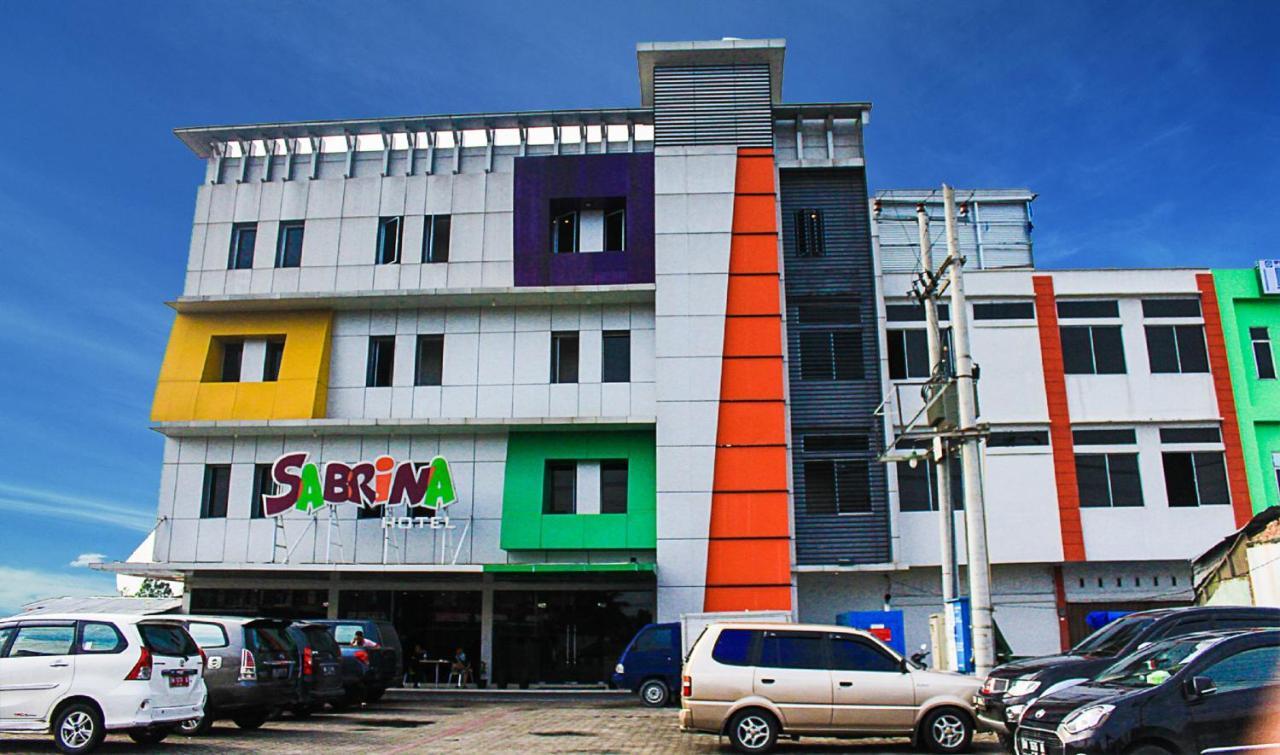 Sabrina Panam Hotel Pekanbaru Bagian luar foto